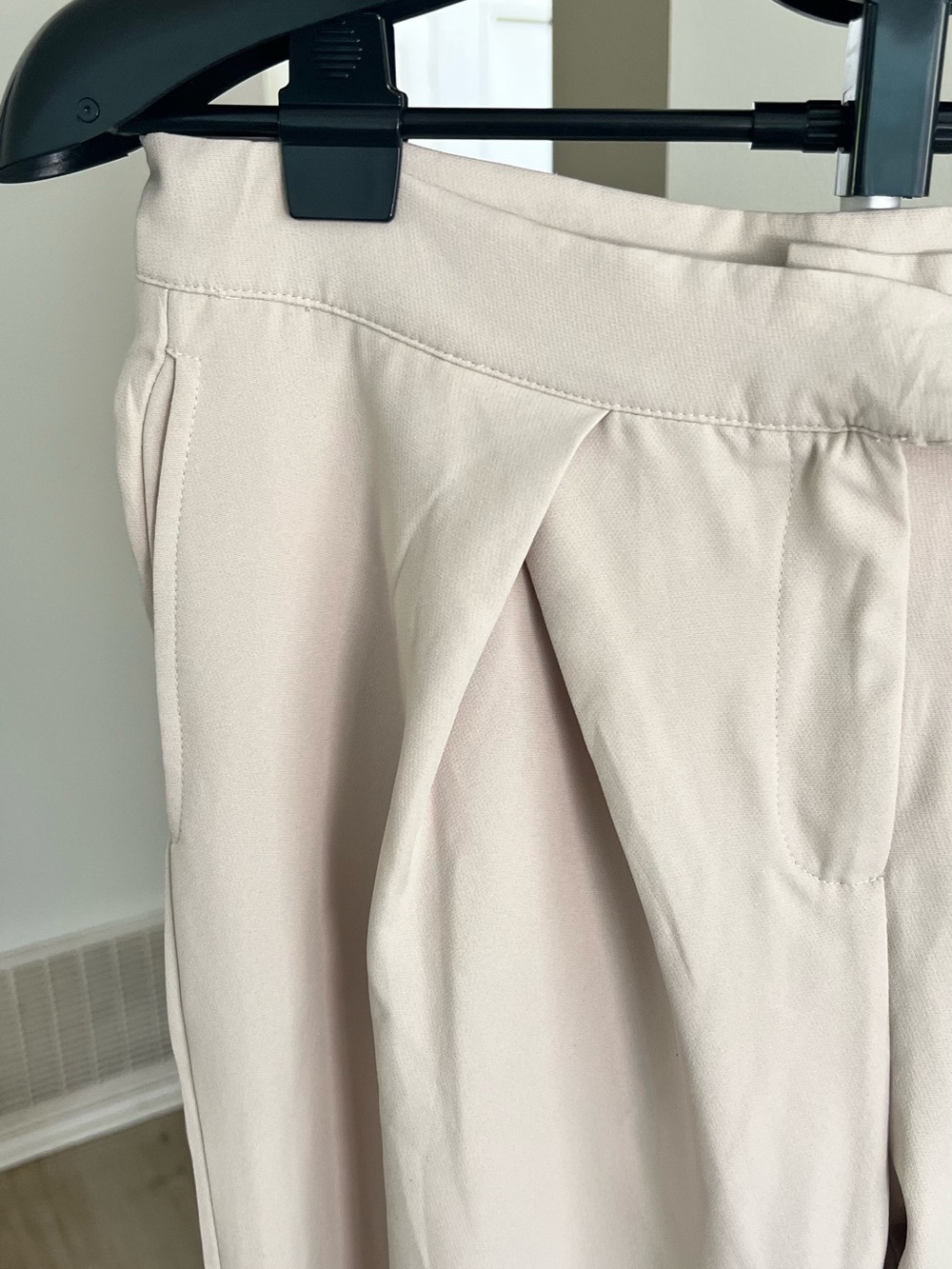 New never worn. Wide Leg Tie-Waist Pants - Cream size medium - Picture 5 of 9